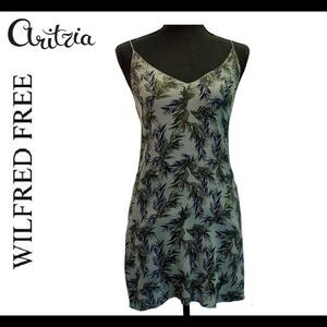 𝅺ARITZIA Wilfred free green leaf tropical spaghetti strap Vivienne dress Sz Xs